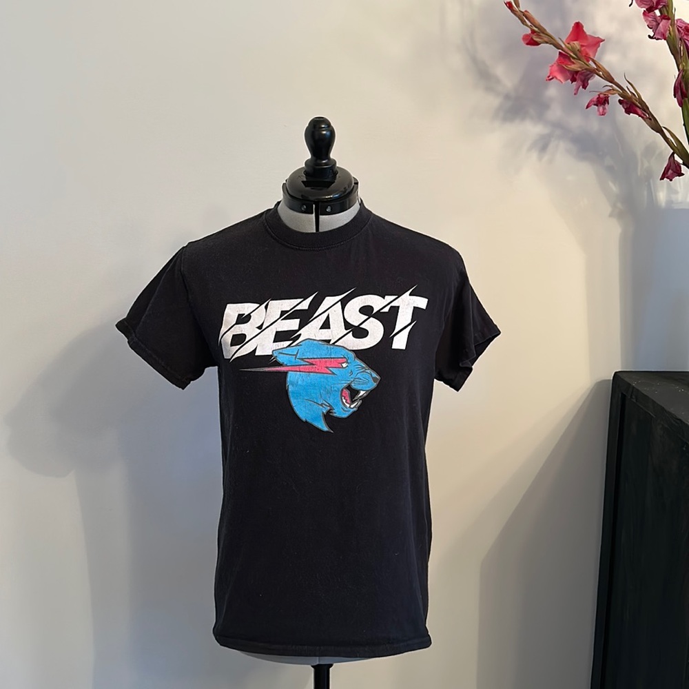Mr. Beast official Merch t shirt, kid’s size small